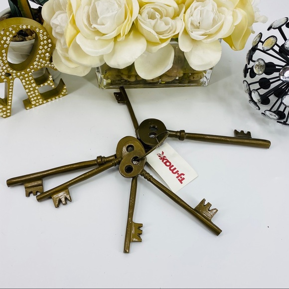 Antique Style Decorative Keys - Picture 3 of 6